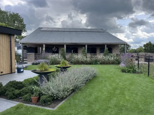 Tuinaanleg en tuinonderhoud landelijke tuin met beplanting Oud Gastel